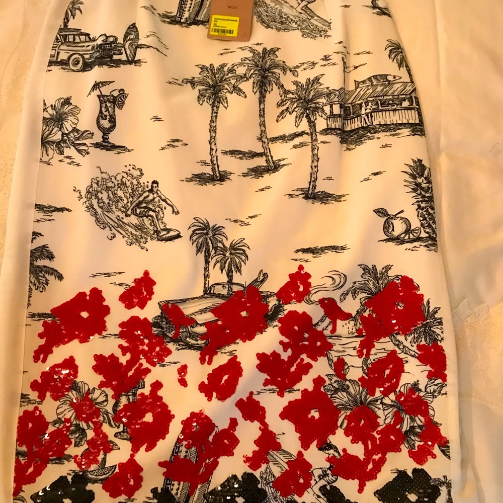 N21 skirt with sparkling pailettes size 10